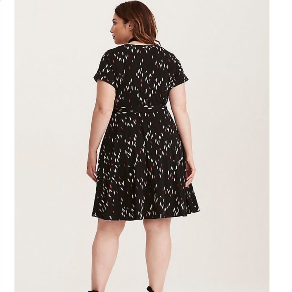 Torrid Ikat Print Tie Waist Faux Wrap Dress Sz 1 - Picture 2 of 8
